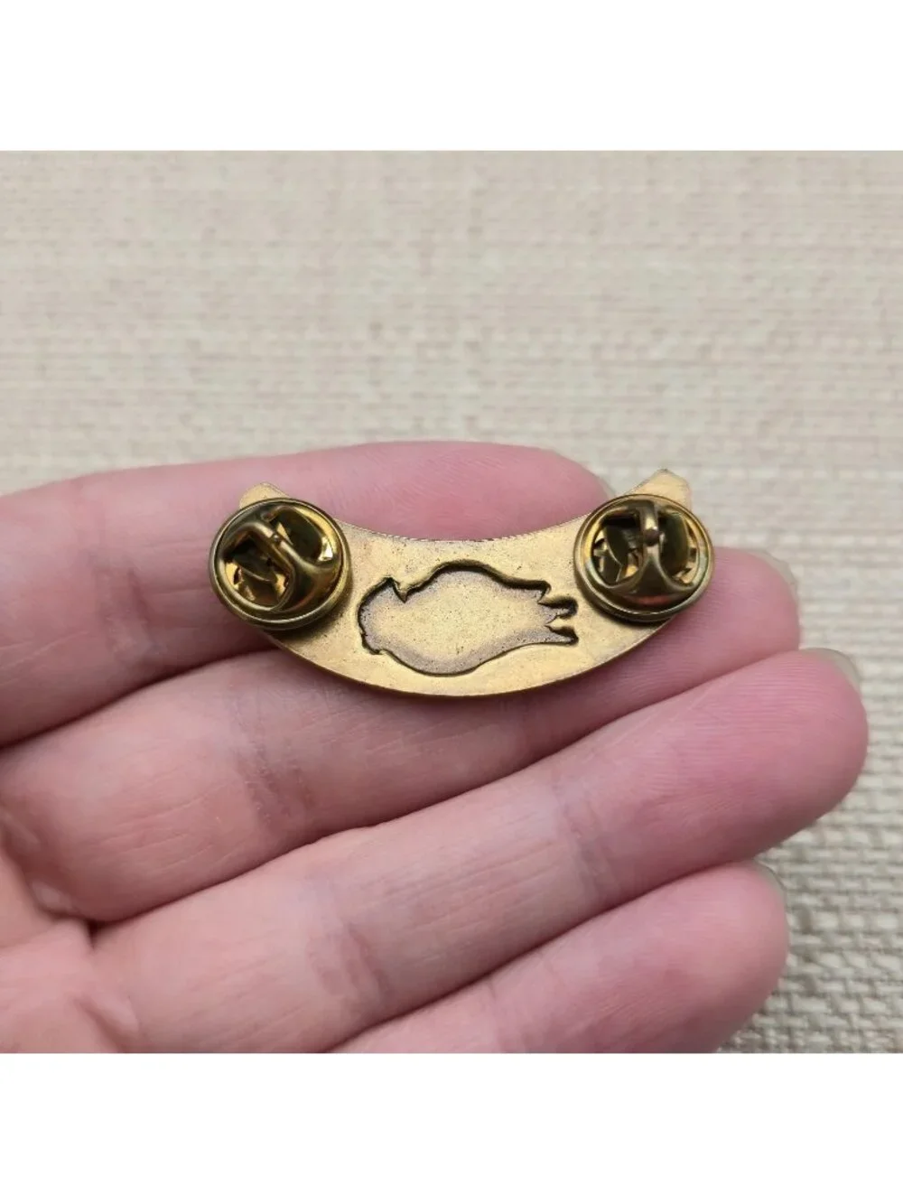 Vintage 2006 Harley Davidson HOG Member Brass Banner Lapel Vest Pin A8003